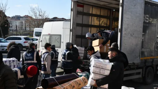 Silivri'den deprem bölgesine 15 tır yardım malzemesi