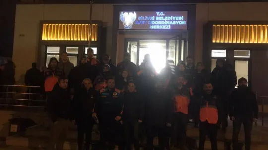 Silivri'den deprem bölgesine 15 tır yardım malzemesi