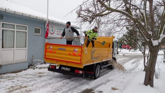 Silivri belediyesinden yoğun kar mesaisi