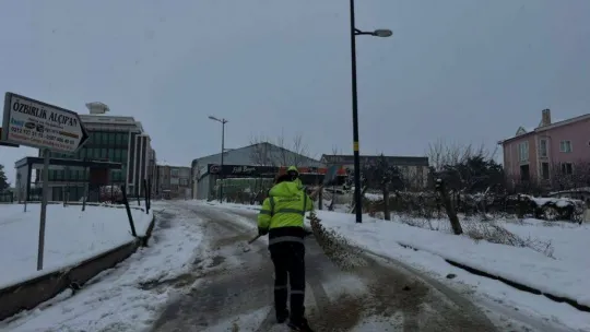 Silivri belediyesinden yoğun kar mesaisi
