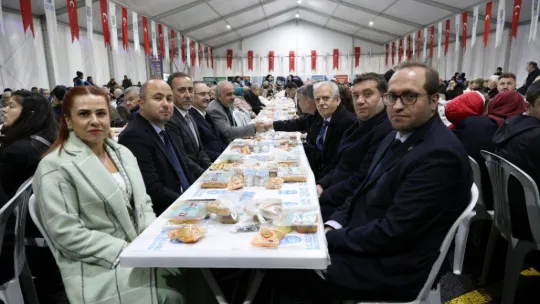 Ramazan çadırında şehit ve gaziler onuruna iftar düzenlendi