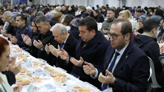 Ramazan çadırında şehit ve gaziler onuruna iftar düzenlendi