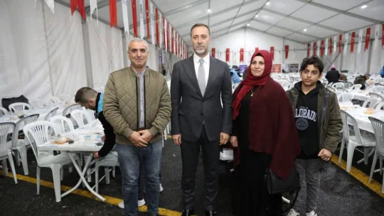 Ramazan çadırında şehit ve gaziler onuruna iftar düzenlendi