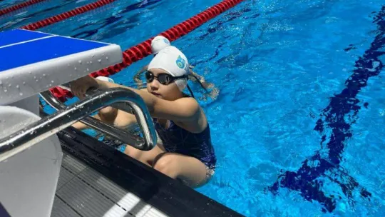 Yüzme akademisi öğrencileri başarıya doymuyor