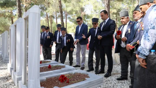 Silivrili Kıbrıs gazileri şehitler diyarı Çanakkale'yi gezdi