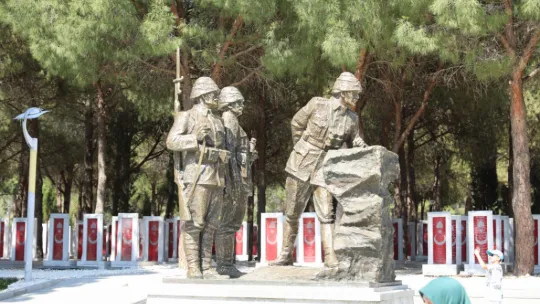 Silivrili Kıbrıs gazileri şehitler diyarı Çanakkale'yi gezdi