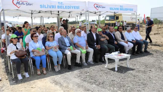 Silivri'de 5.100 adet yağlık zeytin fidanı toprakla buluştu