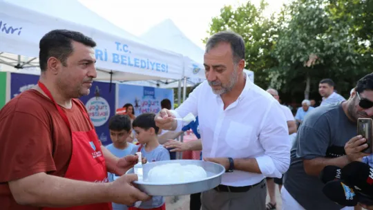 61. Yoğurt Festivali'ne Özcan Deniz ile muhteşem final