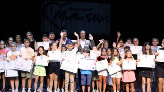 Ücretsiz İngilizce kursunda sertifika heyecanı yaşandı