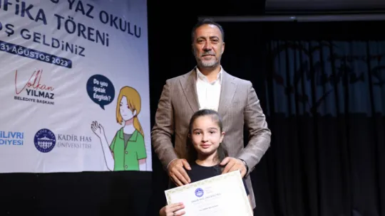 Ücretsiz İngilizce kursunda sertifika heyecanı yaşandı