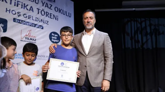 Ücretsiz İngilizce kursunda sertifika heyecanı yaşandı