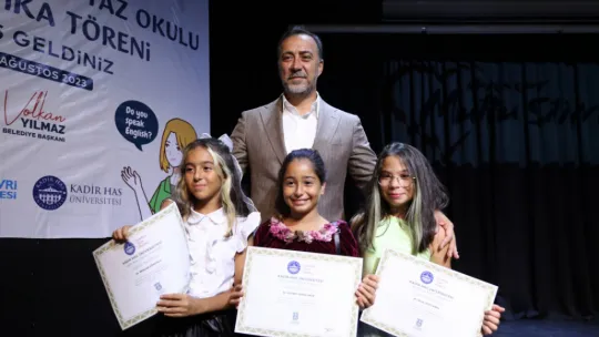 Ücretsiz İngilizce kursunda sertifika heyecanı yaşandı