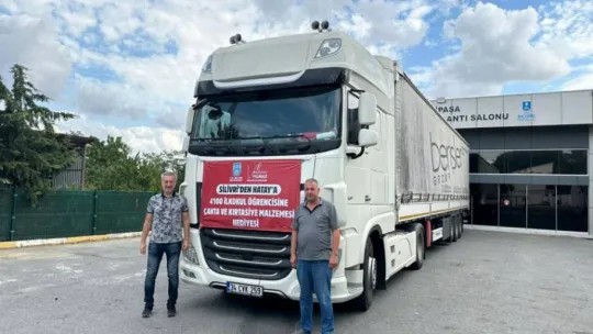 Başkan Yılmaz'dan depremzede öğrencilere çanta ve kırtasiye malzemesi desteği