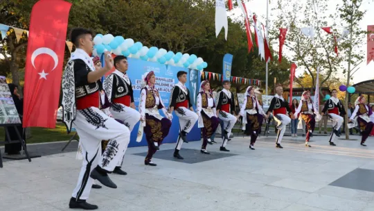 Çanta Atatürk parkına coşkulu açılış