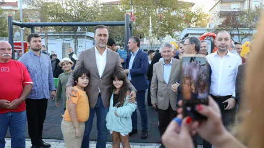 Çanta Atatürk parkına coşkulu açılış