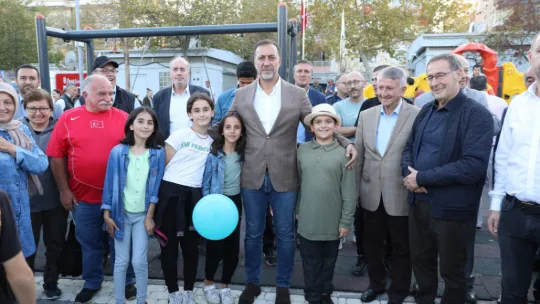 Çanta Atatürk parkına coşkulu açılış