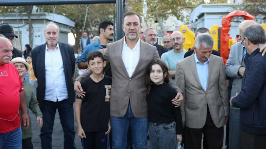 Çanta Atatürk parkına coşkulu açılış