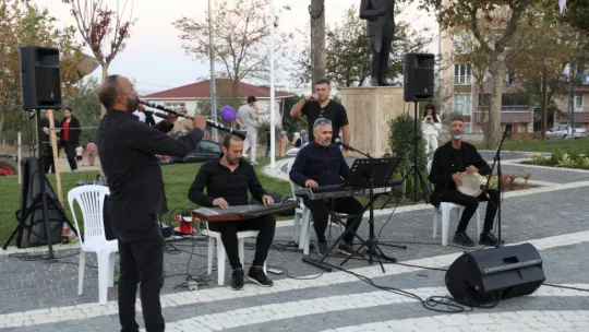 Çanta Atatürk parkına coşkulu açılış