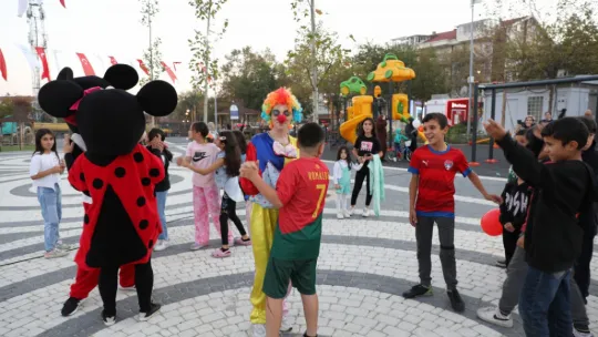 Çanta Atatürk parkına coşkulu açılış