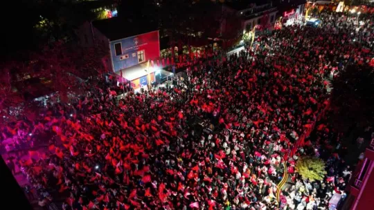 Silivri'de Cumhuriyet coşkusu Kıraç konseriyle devam etti