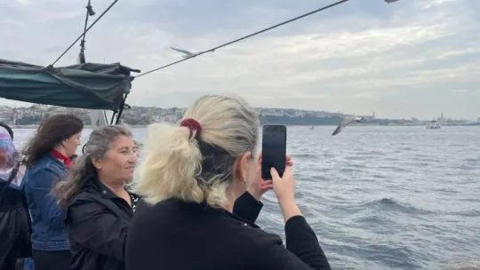 Silivrili kadınlar boğazın tadını çıkarıyor