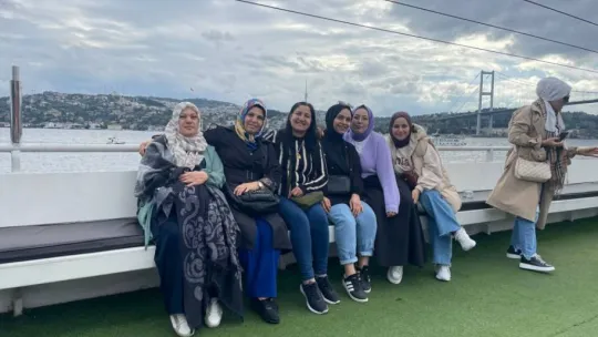 Silivrili kadınlar boğazın tadını çıkarıyor