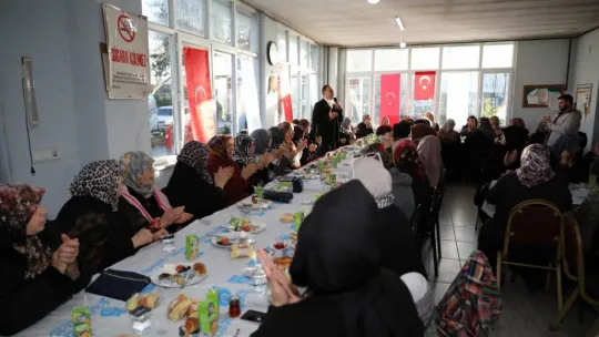 Başkan Yılmaz: 'Hanımefendilerle yol yürüyoruz'