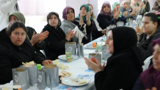 Başkan Yılmaz: 'Hanımefendilerle yol yürüyoruz'