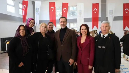 Başkan Yılmaz: 'Hanımefendilerle yol yürüyoruz'