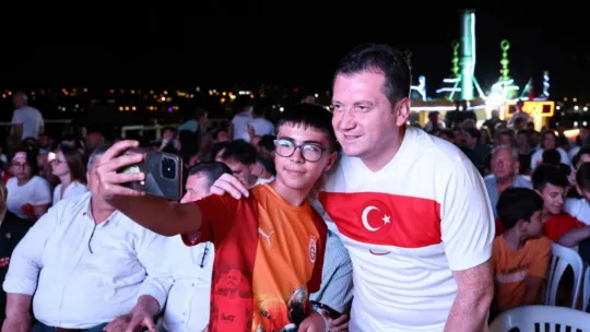 Silivri Sahilinde Milli Takım Maç coşkusu