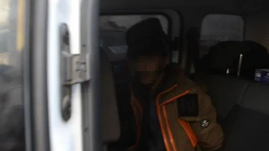 Plakasız motosikleti yürütürken yakalanan şahsın 4 ayrı aranması çıktı