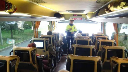 Polis, yolcu otobüslerini tek tek durdurdu...51 sürücüye ceza kesildi
