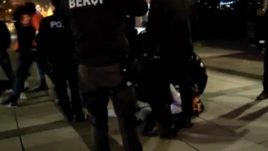 Polise mukavemet gösteren şahıs 'Sizi dava edeceğim' tehdidi