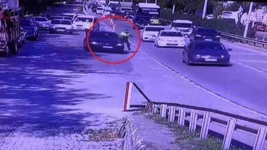 Polisi sürükleyen sanığa avukattan 'Meclis kartı' sorusu