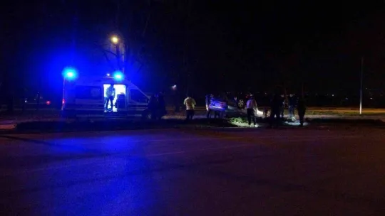 Polisten kaçan alkollü ve ehliyetsiz sürücü takla attı: 3 yaralı