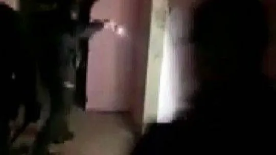 Polisten metruk binalara baskın