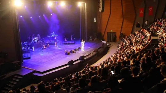 Pop müziğin sevilen ismi Buray Başakşehir'de