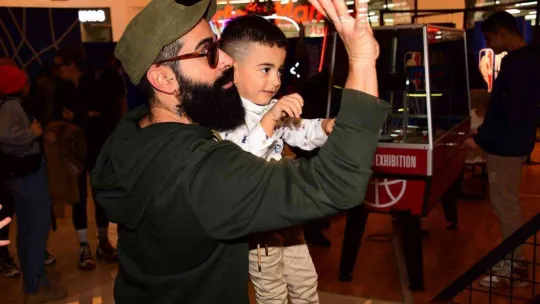 POPSAV üyeleri, NBA sergisinde romatoloji hastası çocukları ağırladı