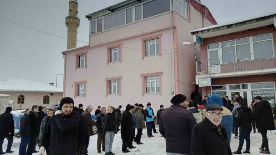 Posof'tan depremzedelere yardım eli