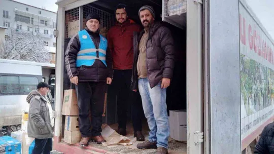 Posof'tan depremzedelere yardım eli