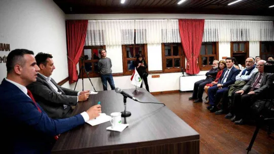 Prof. Dr. Pirinççi: 'Dünyada sistem ve lider eksikliği yaşanıyor'