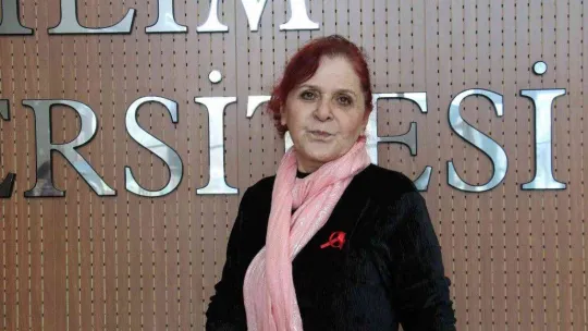 Prof. Dr. Tülek: 'HIV pozitif ve AIDS'li kişilerin dışlanmaması, hastalığın önlenebilir ve tedavi edilebilir olduğunu bilmek önemli'