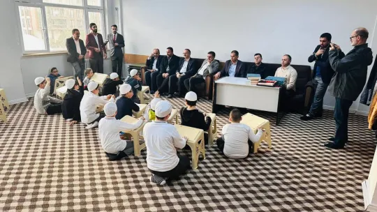 Protokol 'Vakti Kuşanmak' için buluştu