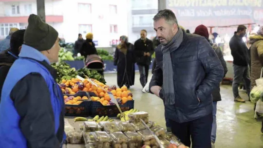 Pursaklar Belediye Başkanı Çetin'den pazar esnafına ziyaret