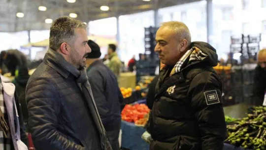 Pursaklar Belediye Başkanı Çetin'den pazar esnafına ziyaret