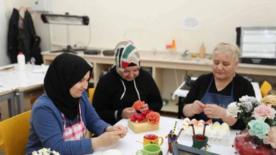 Pursaklar'da Kadınların İlk Adresi ''Hanım Evleri''