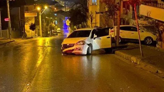 Radar Caddesi'nde maddi hasarlı kaza