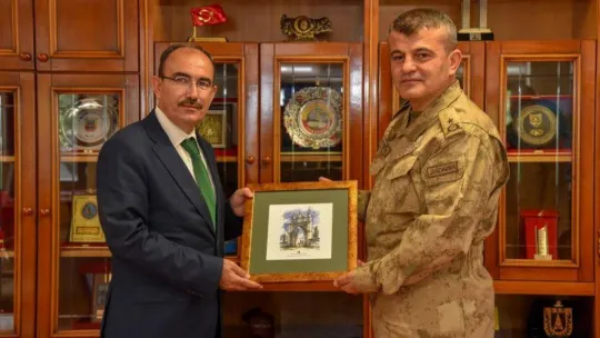 Rektör Beydemir'den Tuğgeneral Ertekin ile bir araya geldi