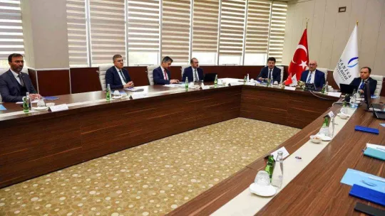 Rektörler Manisa'da, SUBÜ'nün +1 Eğitim Modeli'ni konuştu