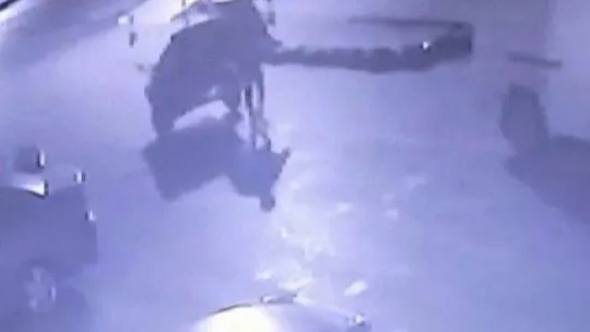 Römorku ikinci kez dükkanın önünden çalındı